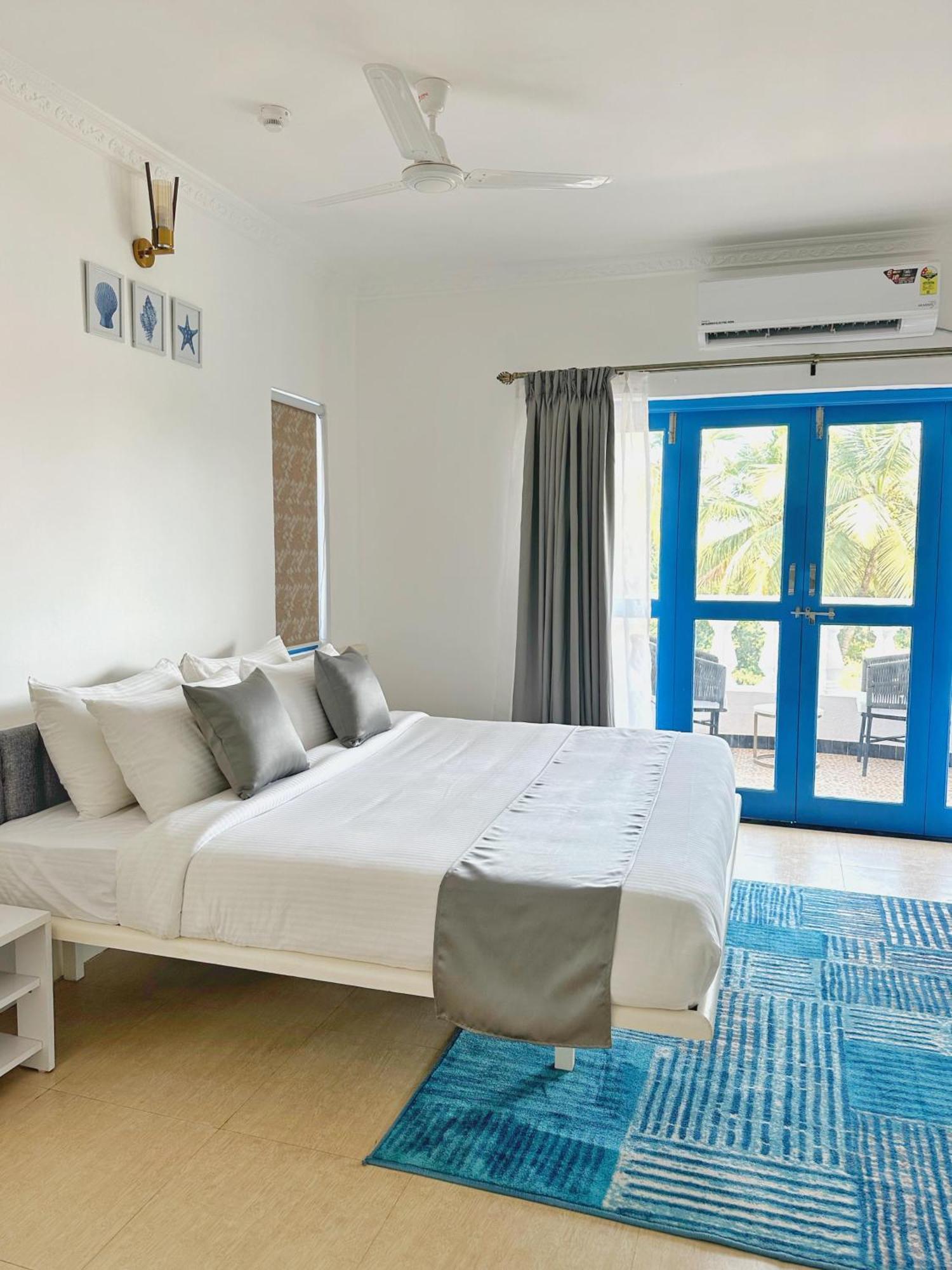 Azalea By Stone Wood Premier Hotel วาร์กา ภายนอก รูปภาพ